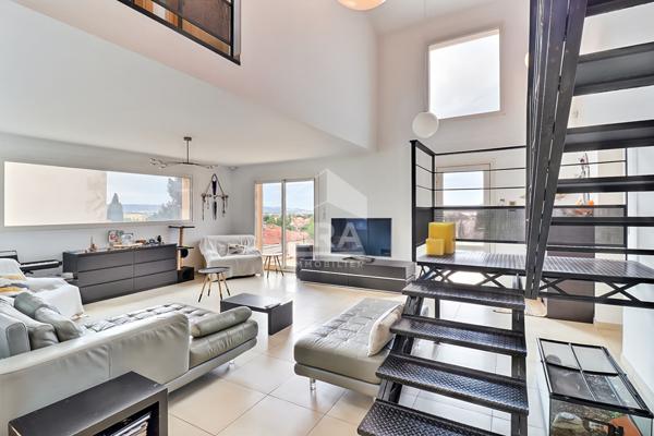 Sur les hauteurs : Maison de standing T5 à Marignane de 146m2 avec vue panoramique sur l'étang