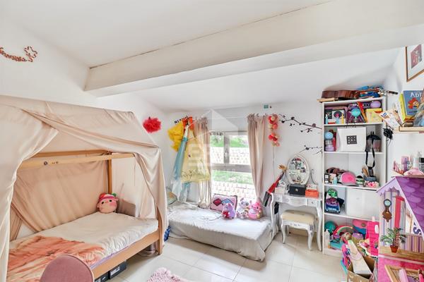 Sur les hauteurs : Maison de standing T5 à Marignane de 146m2 avec vue panoramique sur l'étang