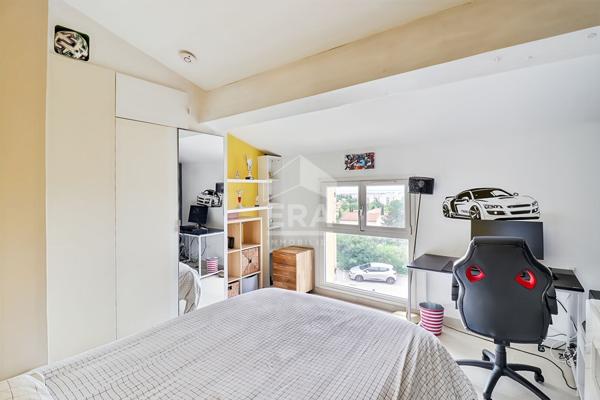 Sur les hauteurs : Maison de standing T5 à Marignane de 146m2 avec vue panoramique sur l'étang