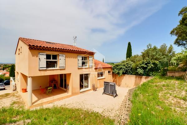 Sur les hauteurs : Maison de standing T5 à Marignane de 146m2 avec vue panoramique sur l'étang