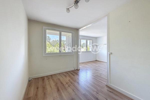 Appartement à vendre 5 pièces de 81 m² à Saint-Michel-sur-Orge Autres biens de l'agent