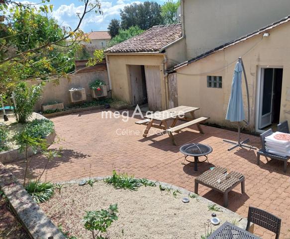 Immeuble à JONZAC, 17500 - 200m²