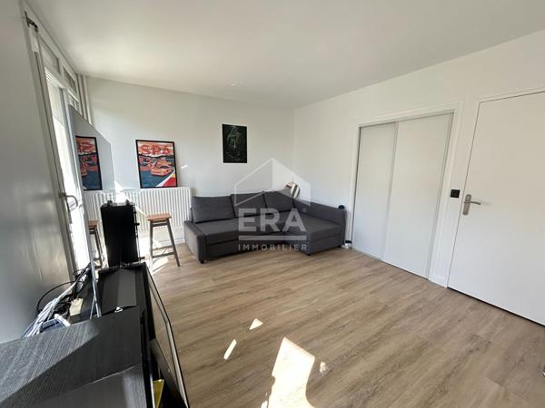 STUDIO ENTIÈREMENT RÉNOVÉ A VENDRE A PLAISIR - GARE GRIGNON