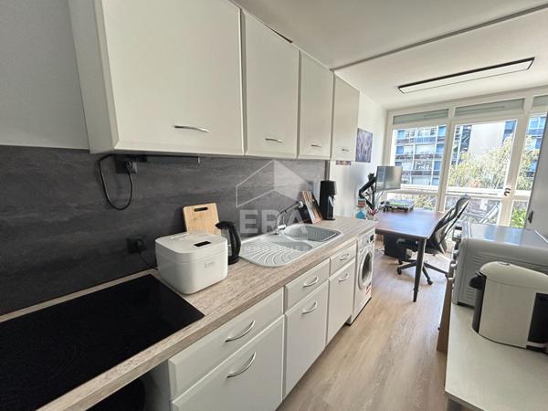 STUDIO ENTIÈREMENT RÉNOVÉ A VENDRE A PLAISIR - GARE GRIGNON