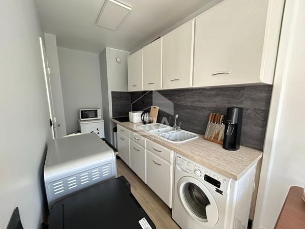 STUDIO ENTIÈREMENT RÉNOVÉ A VENDRE A PLAISIR - GARE GRIGNON