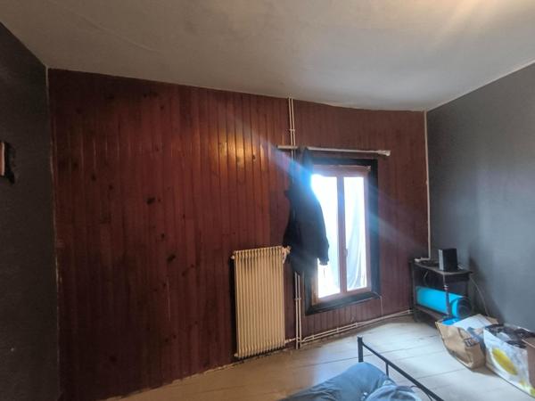 Petite maison de ville mitoyenne à rénover faible budget