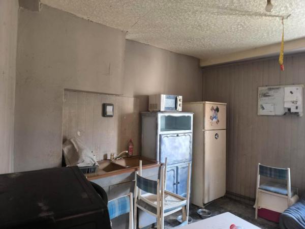 Petite maison de ville mitoyenne à rénover faible budget