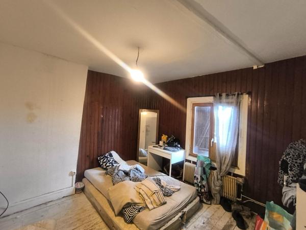 Petite maison de ville mitoyenne à rénover faible budget