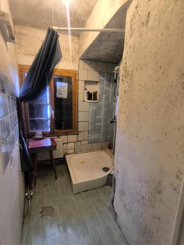 Petite maison de ville mitoyenne à rénover faible budget