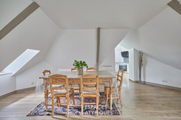 Deux pièces dernier étage rénové dans copropriété de charme