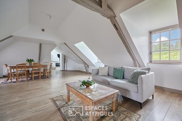Deux pièces dernier étage rénové dans copropriété de charme