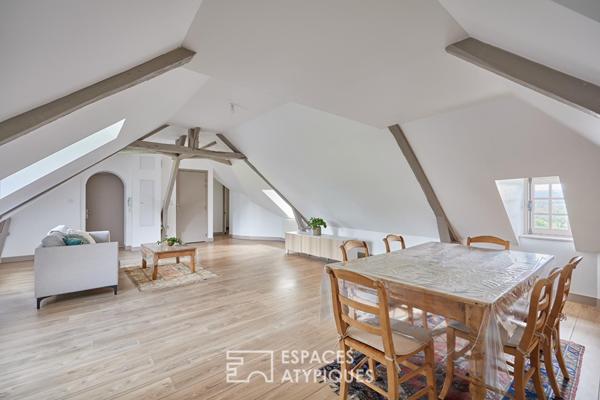 Deux pièces dernier étage rénové dans copropriété de charme
