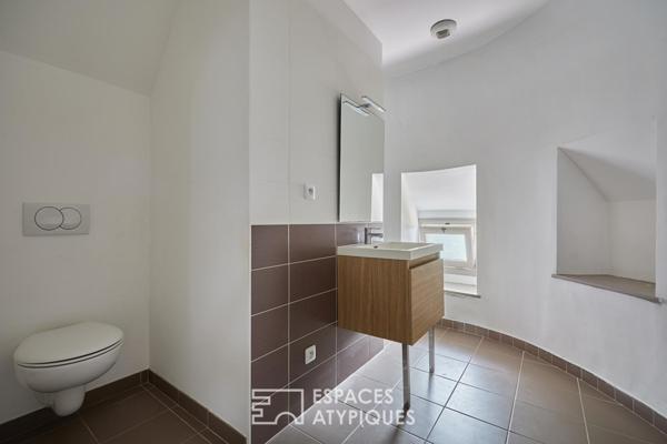 Deux pièces dernier étage rénové dans copropriété de charme