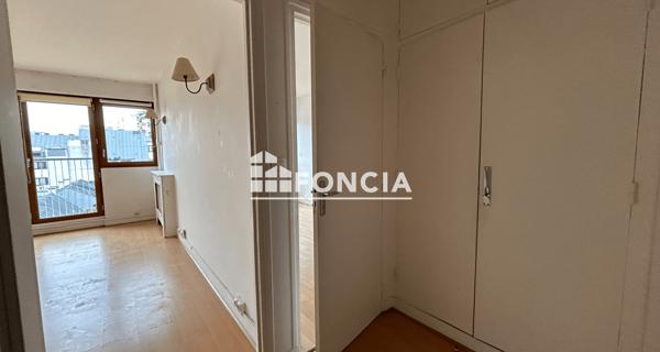 Location Appartement 2 pièces 48.41 m² - Paris 75015