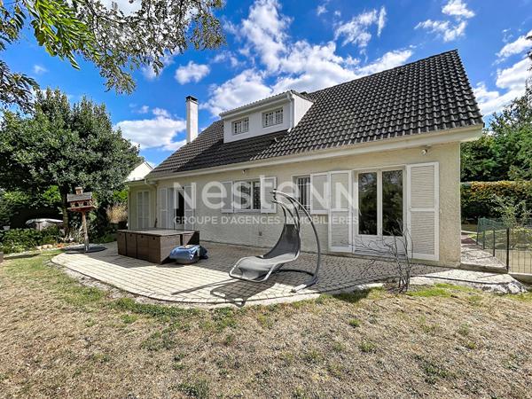 A vendre Maison de 8 pièces de 154 m2 à Plaisir - Quartier de la Boissière