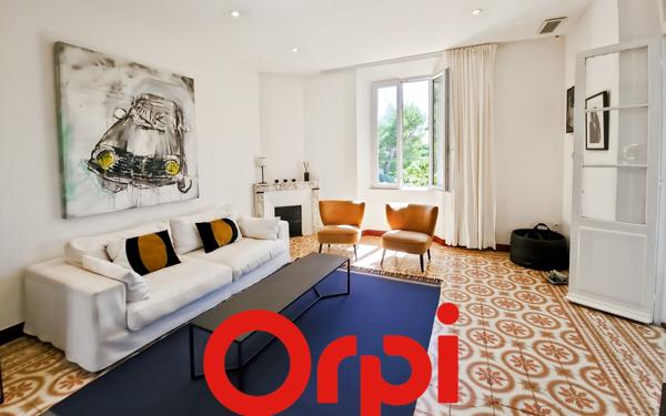 Appartement à vendre    3 pièces • 77 m2 Bandol