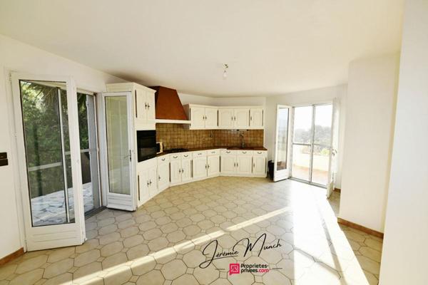 Villa de luxe, vue mer, côte d'azur.FRANCE