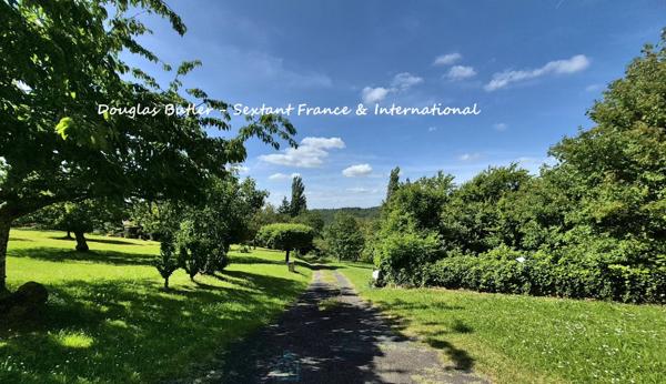 Superbe propriété en pierre de caractère avec gîte, annexe et vue dégagée