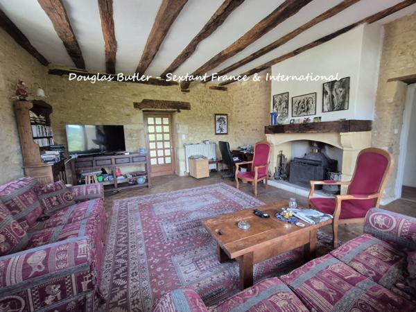 Superbe propriété en pierre de caractère avec gîte, annexe et vue dégagée