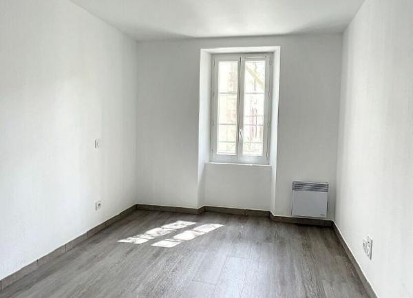 Appartement à louer    3 pièces •  La Fare-les-Oliviers