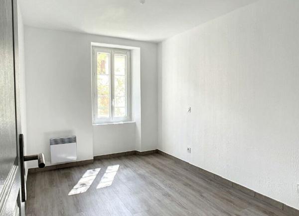 Appartement à louer    3 pièces •  La Fare-les-Oliviers