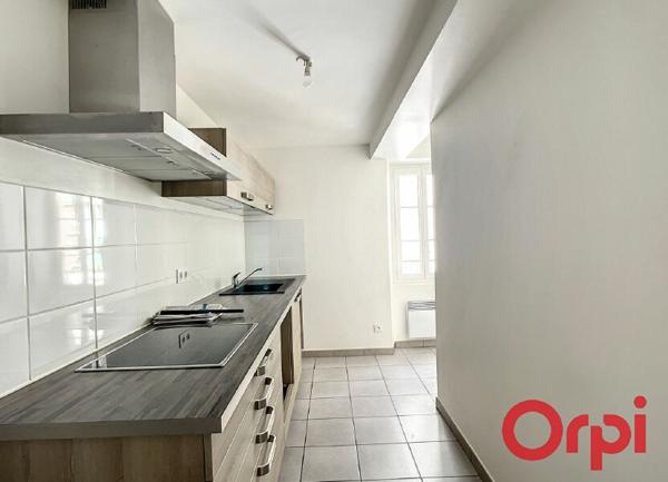 Appartement à louer    3 pièces •  La Fare-les-Oliviers