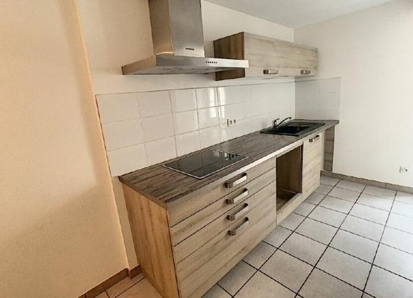 Appartement à louer    3 pièces •  La Fare-les-Oliviers