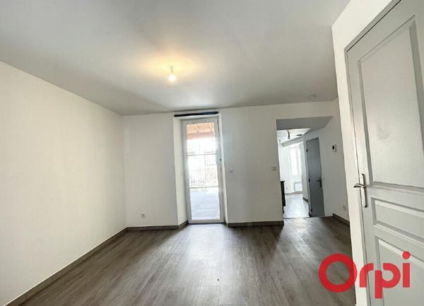 Appartement à louer    3 pièces •  La Fare-les-Oliviers