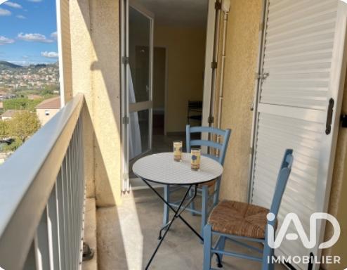Location appartement 3 pièces 56 m² Hyères