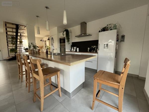 Maison à vendre à Montigné-le-Brillant en Mayenne (53970), ref : 53003-200