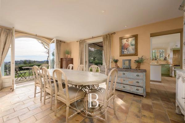 Mougins, Propriété 8 Chambres -  600 m² à vendre