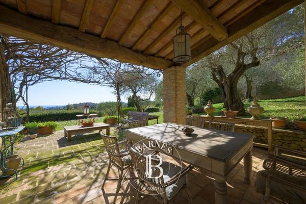 Mougins, Propriété 8 Chambres -  600 m² à vendre