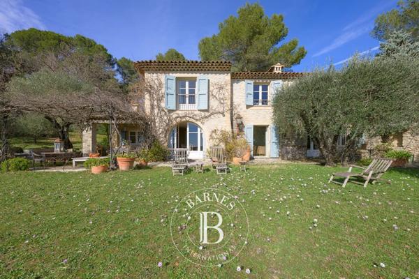 Mougins, Propriété 8 Chambres -  600 m² à vendre