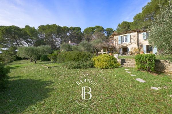 Mougins, Propriété 8 Chambres -  600 m² à vendre