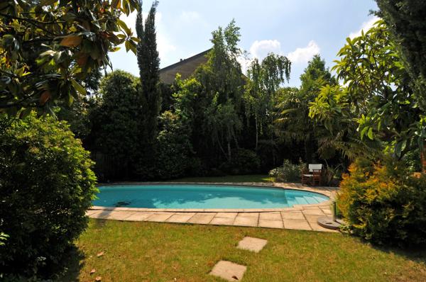 Acheter Maison 10 pièces - 300 m²
