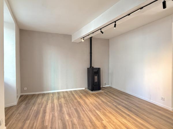 Maison de village entièrement rénovée – 145 m² – Cour privative – Garage 45 m² - Castelnaudary (11400)