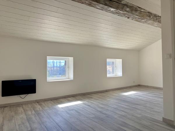Maison de village entièrement rénovée – 145 m² – Cour privative – Garage 45 m² - Castelnaudary (11400)