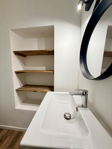 Maison de village entièrement rénovée – 145 m² – Cour privative – Garage 45 m² - Castelnaudary (11400)