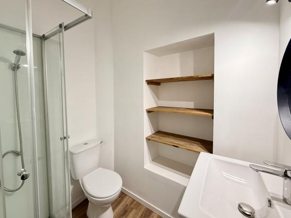 Maison de village entièrement rénovée – 145 m² – Cour privative – Garage 45 m² - Castelnaudary (11400)