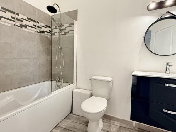 Maison de village entièrement rénovée – 145 m² – Cour privative – Garage 45 m² - Castelnaudary (11400)