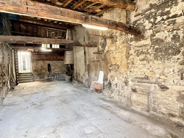 Maison de village entièrement rénovée – 145 m² – Cour privative – Garage 45 m² - Castelnaudary (11400)