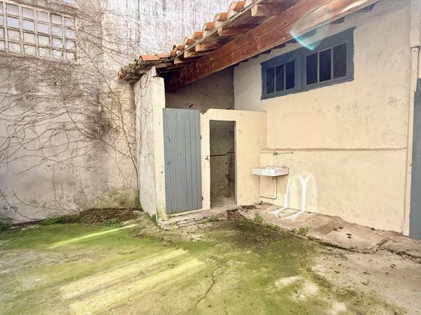 Maison de village entièrement rénovée – 145 m² – Cour privative – Garage 45 m² - Castelnaudary (11400)
