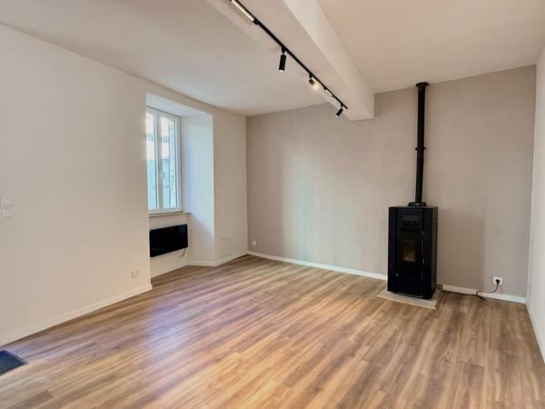 Maison de village entièrement rénovée – 145 m² – Cour privative – Garage 45 m² - Castelnaudary (11400)