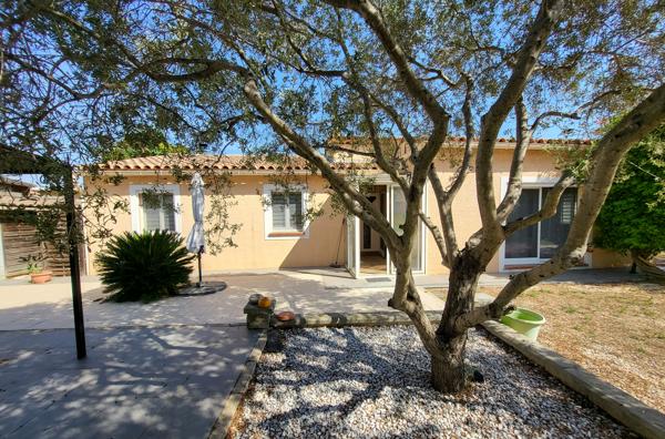 JONQUIERES- VILLA PLAIN PIED 5 PIECES AVEC PISCINE SUR 960M2 DE TERRAIN