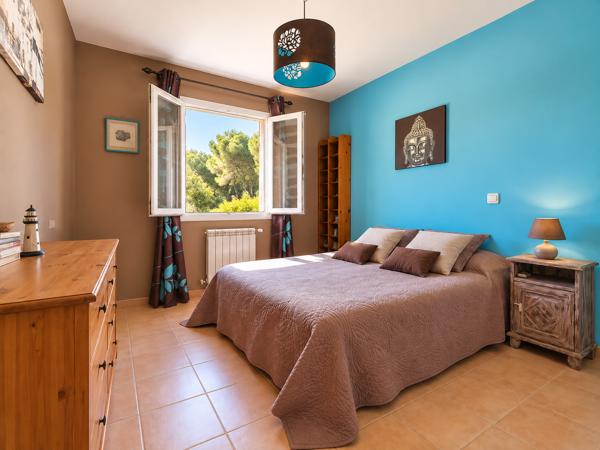 JONQUIERES- VILLA PLAIN PIED 5 PIECES AVEC PISCINE SUR 960M2 DE TERRAIN