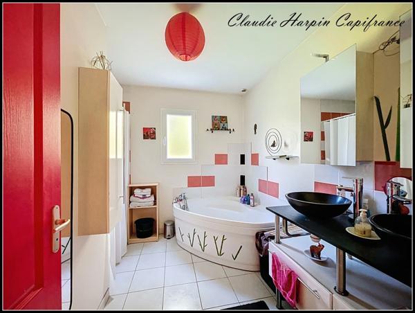 Maison à vendre 5 pièces SAINT PARDOUX SOUTIERS (79) Plain - pied d'environ 110 m² hab : 3 ch - terrain de 1493 m² - garage