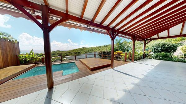 Magnifique villa T5, avec piscine et vue mer.