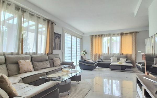 Maison à vendre    10 pièces • 220 m2 Villecresnes