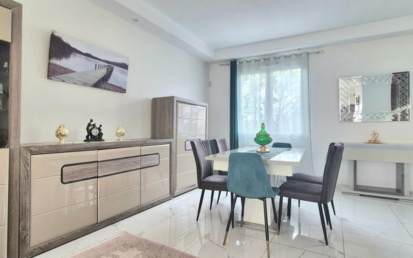 Maison à vendre    10 pièces • 220 m2 Villecresnes