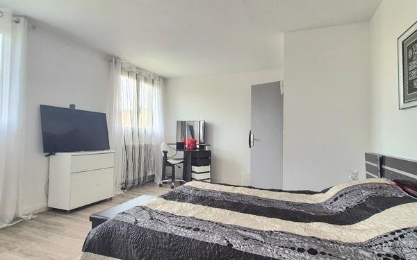 Maison à vendre    10 pièces • 220 m2 Villecresnes